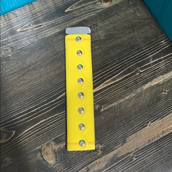 Hair Glove - Yellow Snap Closure - New - Picture 3 of 4